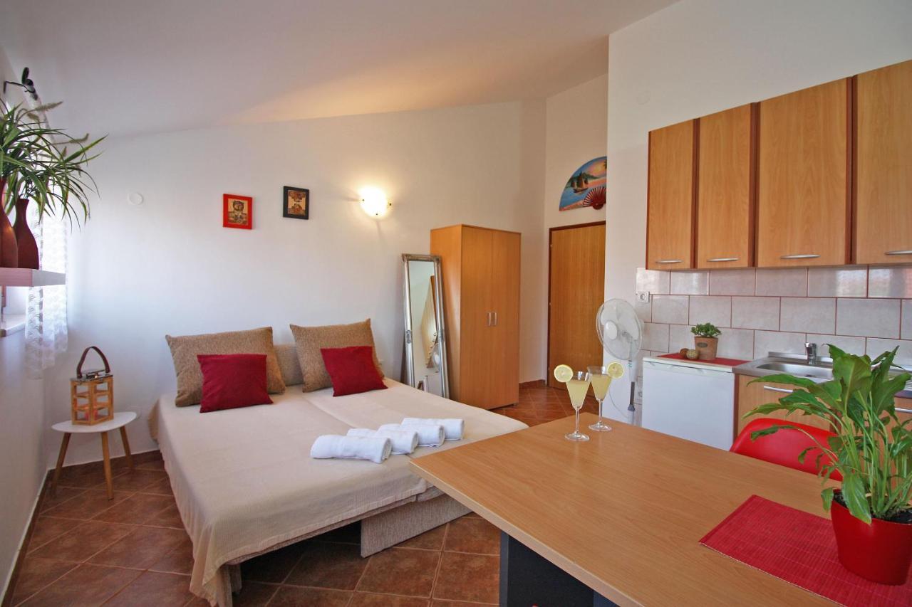 Brijunisol - 3 Apartments Top Position Near The Beautiful Beach Fažana Kültér fotó