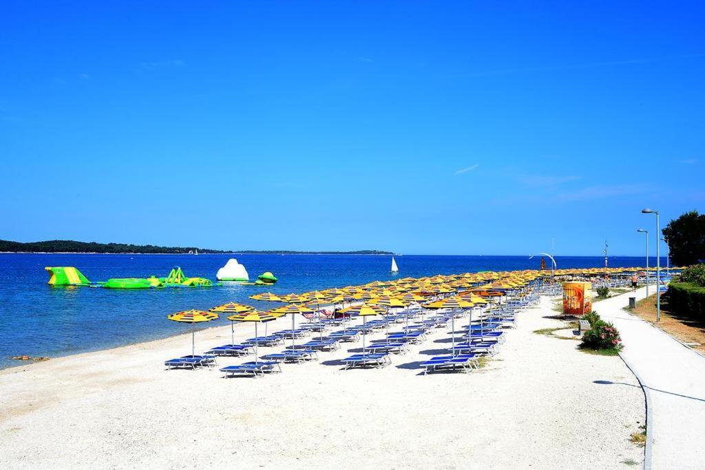Brijunisol - 3 Apartments Top Position Near The Beautiful Beach Fažana Kültér fotó