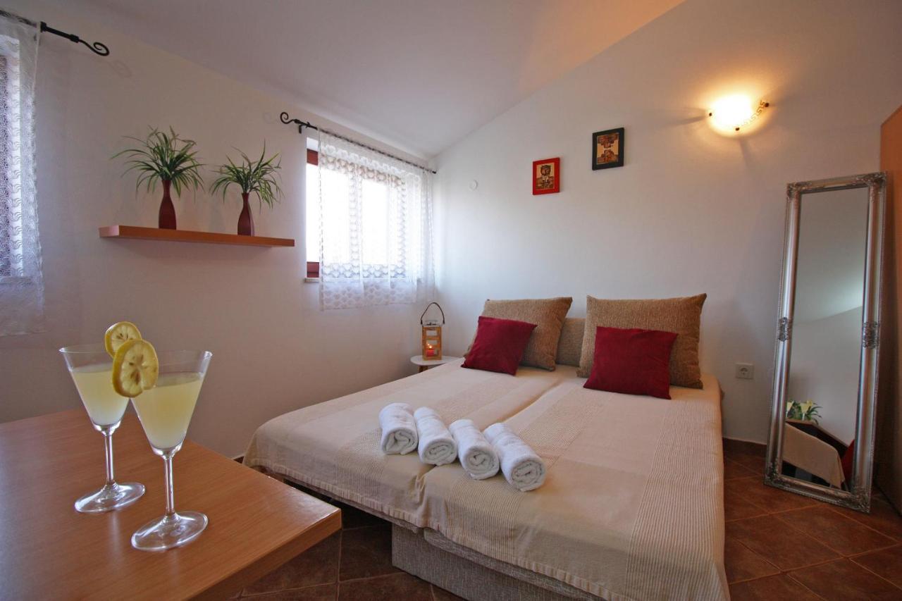Brijunisol - 3 Apartments Top Position Near The Beautiful Beach Fažana Kültér fotó