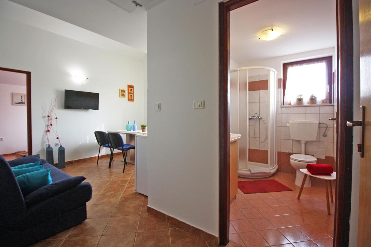 Brijunisol - 3 Apartments Top Position Near The Beautiful Beach Fažana Kültér fotó