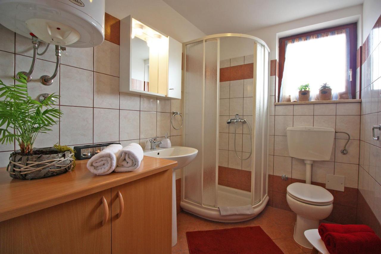 Brijunisol - 3 Apartments Top Position Near The Beautiful Beach Fažana Kültér fotó