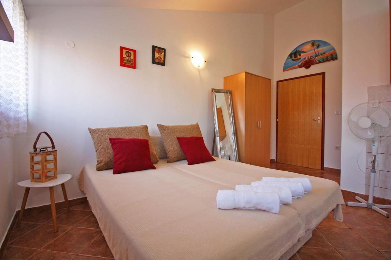 Brijunisol - 3 Apartments Top Position Near The Beautiful Beach Fažana Kültér fotó