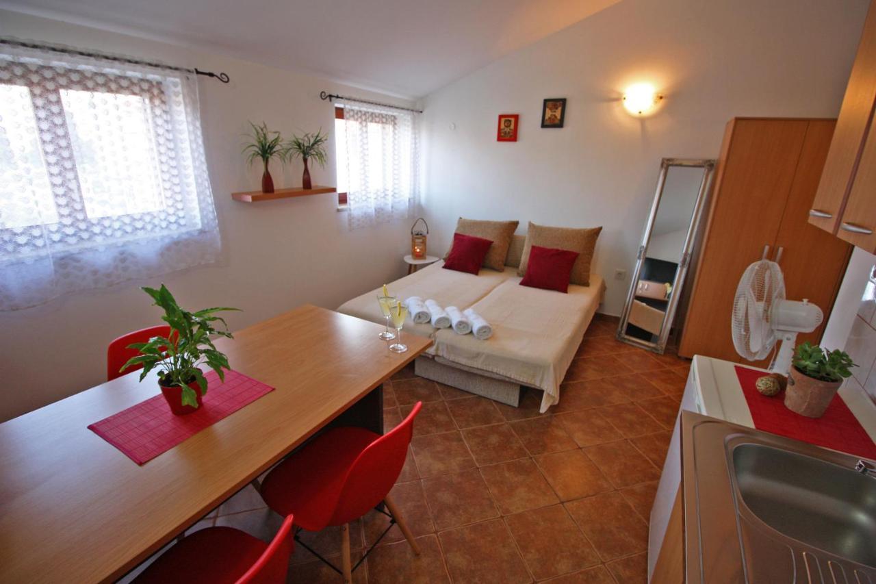 Brijunisol - 3 Apartments Top Position Near The Beautiful Beach Fažana Kültér fotó