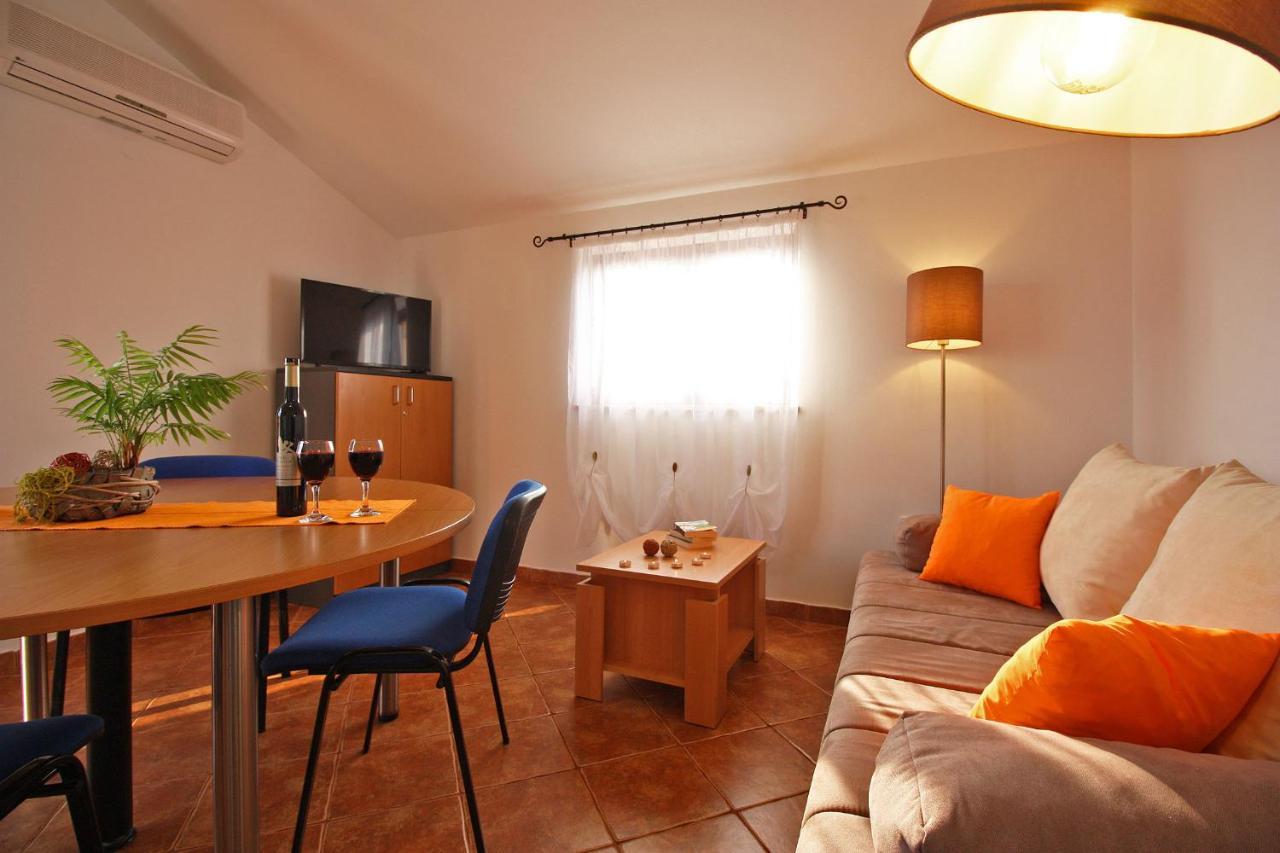 Brijunisol - 3 Apartments Top Position Near The Beautiful Beach Fažana Kültér fotó